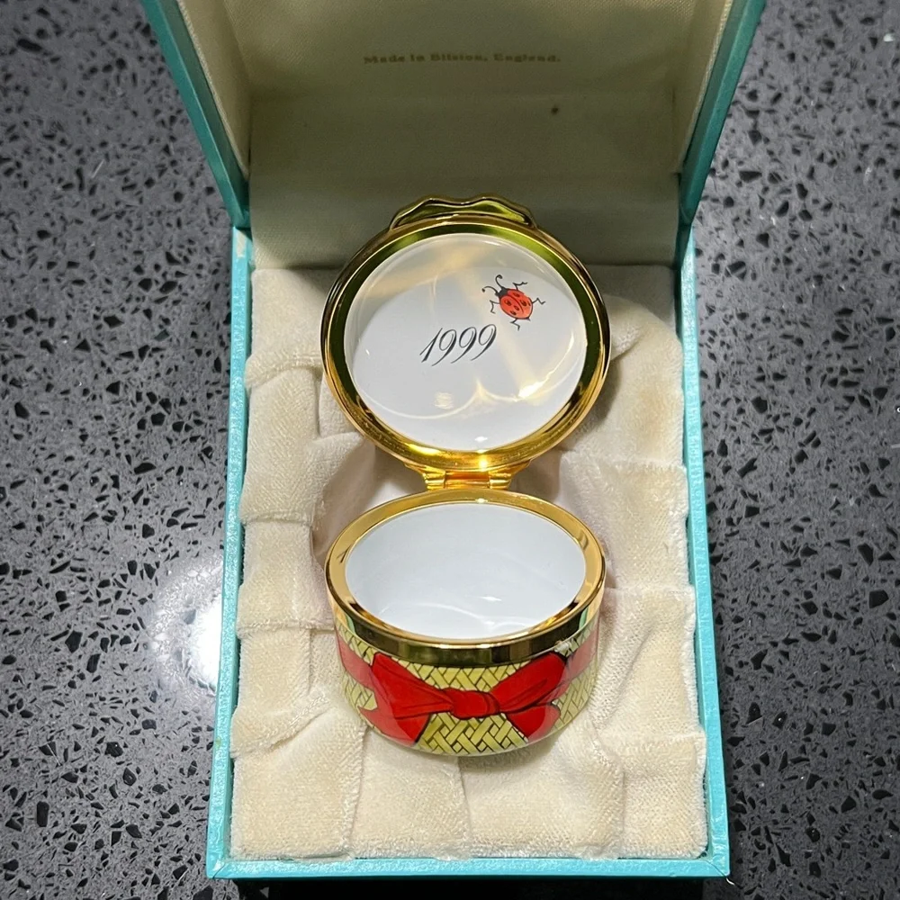 Happy‎ birthday trinket box